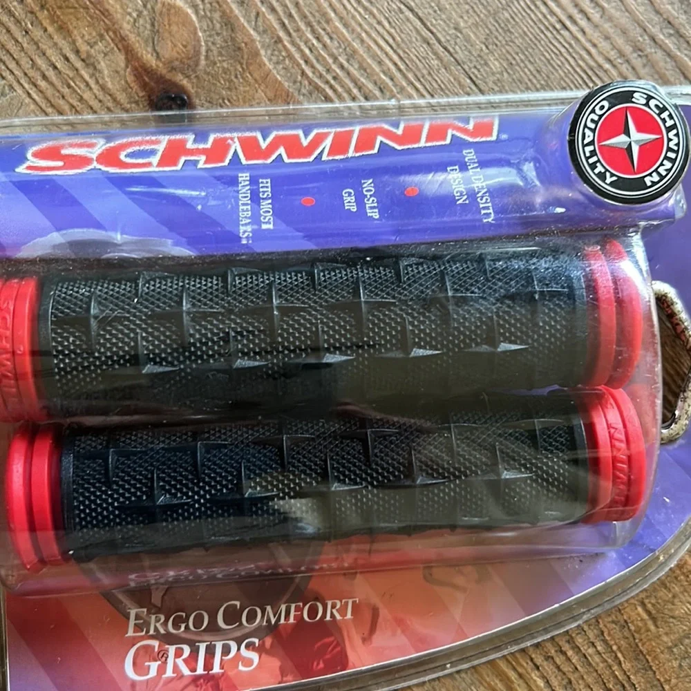 Schwinn bicycle grips for handlebars - Picture 3 of 3